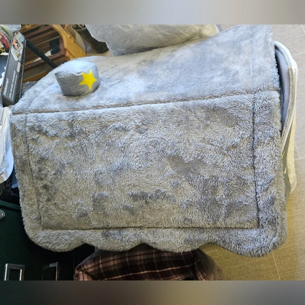 Gray Starry Pet House Never Used. Dogs Or Cats. Zipper Together. Folds Down